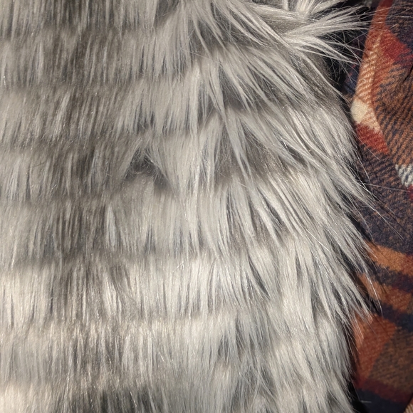 Kristen Blake Silver Faux Fur Jacket - Picture 5 of 9